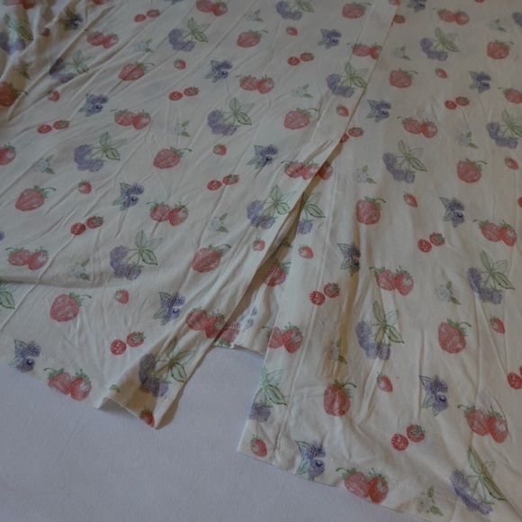 Djerf Avenue Go Slow Summer Berries pajama set - Picture 15 of 15